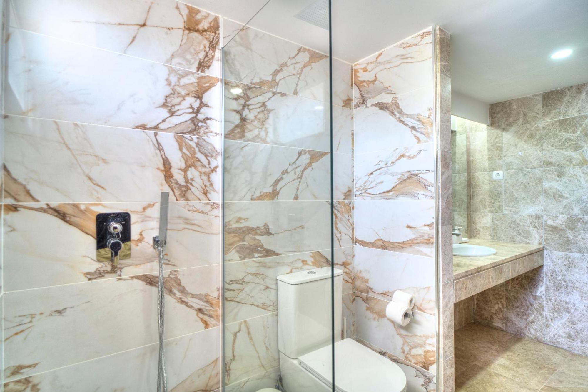 Serenity Luxury , Puerto Banus 马尔韦利亚 外观 照片