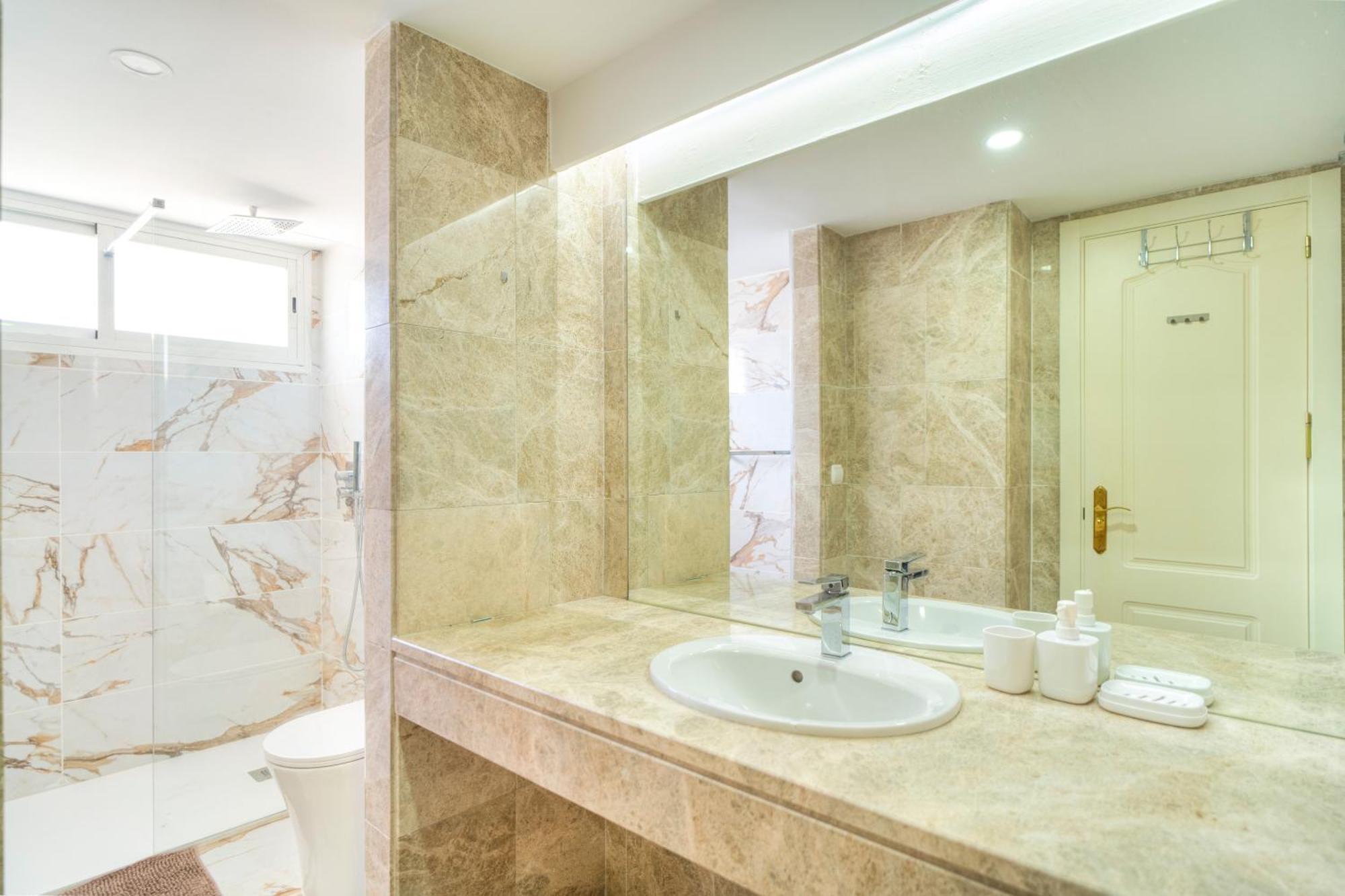 Serenity Luxury , Puerto Banus 马尔韦利亚 外观 照片