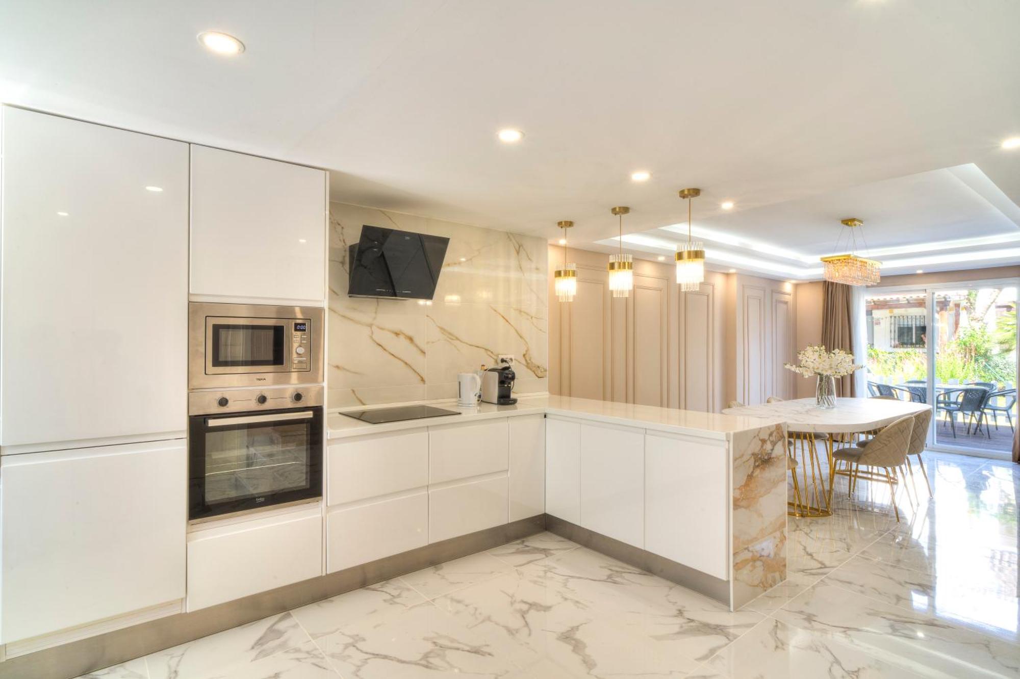 Serenity Luxury , Puerto Banus 马尔韦利亚 外观 照片