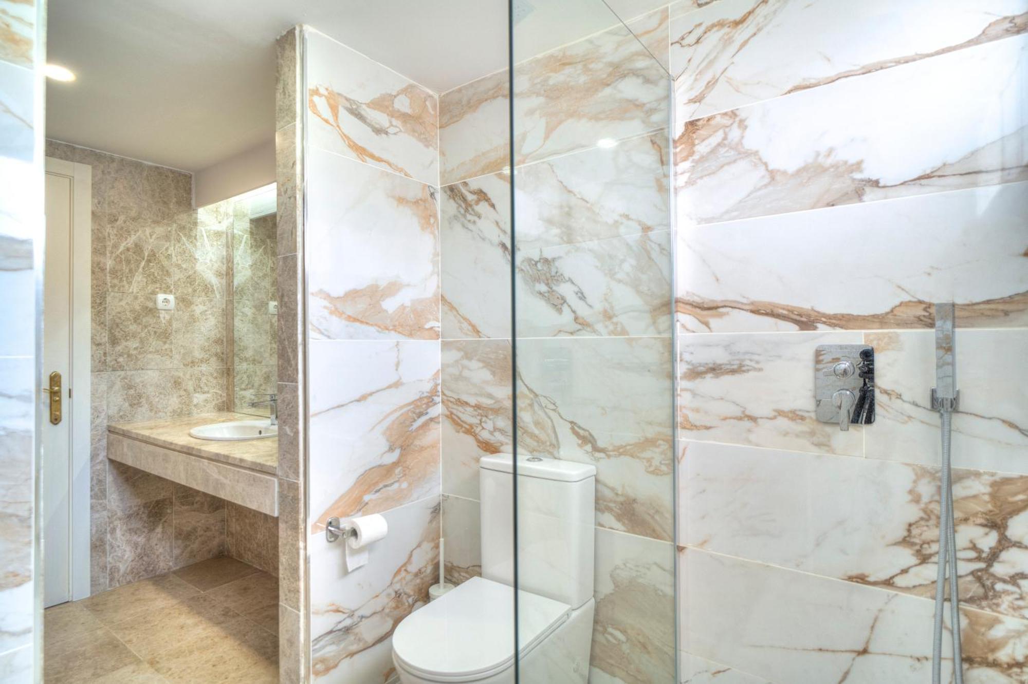Serenity Luxury , Puerto Banus 马尔韦利亚 外观 照片